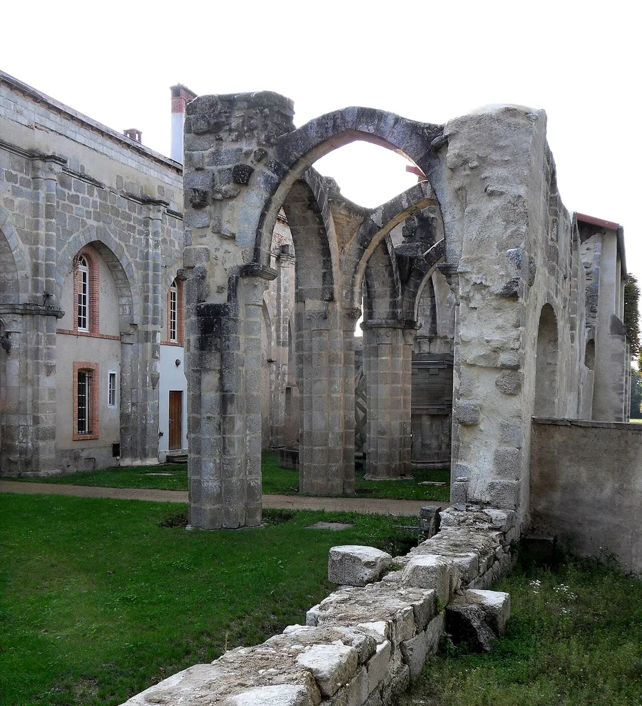 Abbaye de Montpeyroux, (Inscrit, 2000)