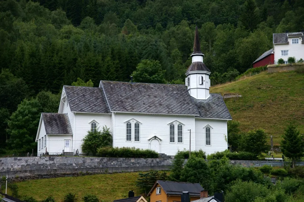 Sunnylven kyrkje i Hellesylt