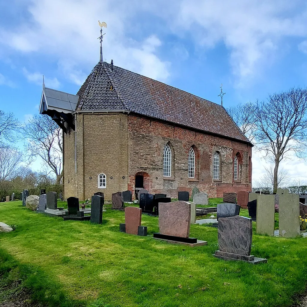 De Sint-Fitustsjerke is in 12e iuwsk tsjerkegebou yn Wetsens. De tsjerke waard yn 2016 troch de PKN-gemeente Dokkum-Ealsum-Wetsens oerdroegen oan de Stifting Alde Fryske Tsjerken en wurdt tsjintwurdich út en troch brûkt foar trou- en routsjinsten en muzikale útfierings.