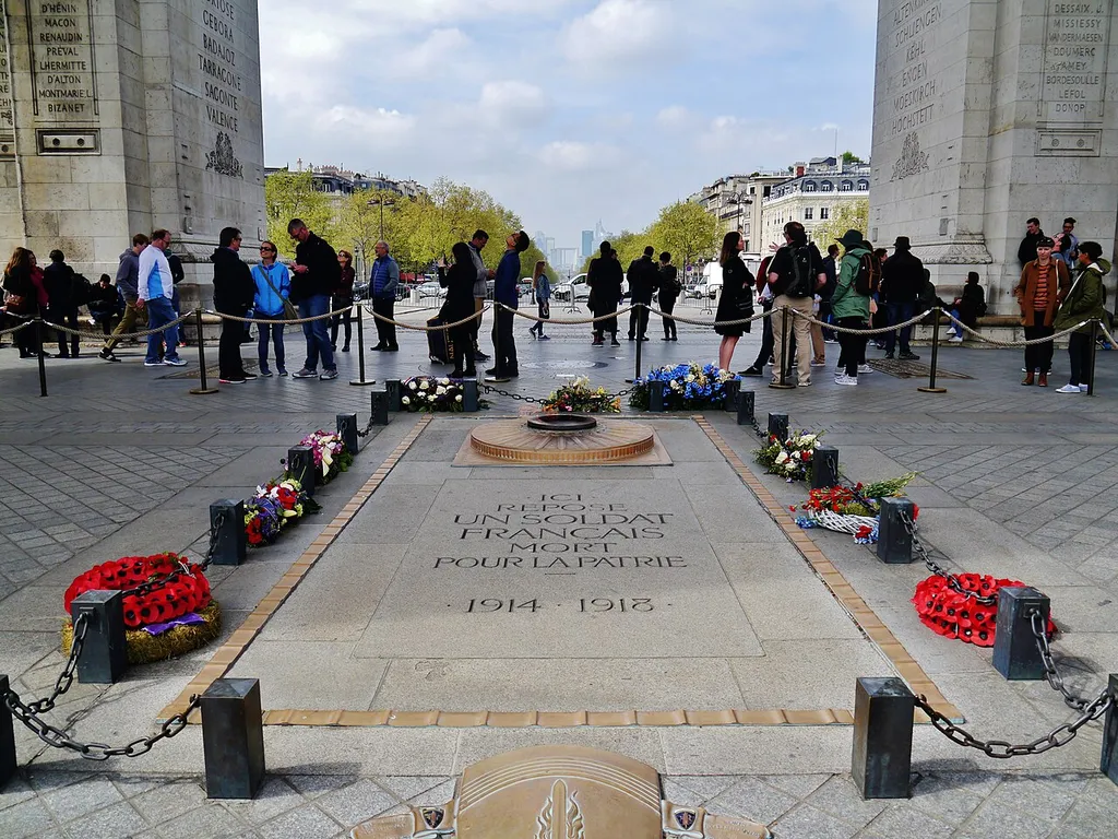 Tomb of the unknown Soldier under the Arc de Triomphe de l'Étoile, Paris, Region of Île-de-France, France