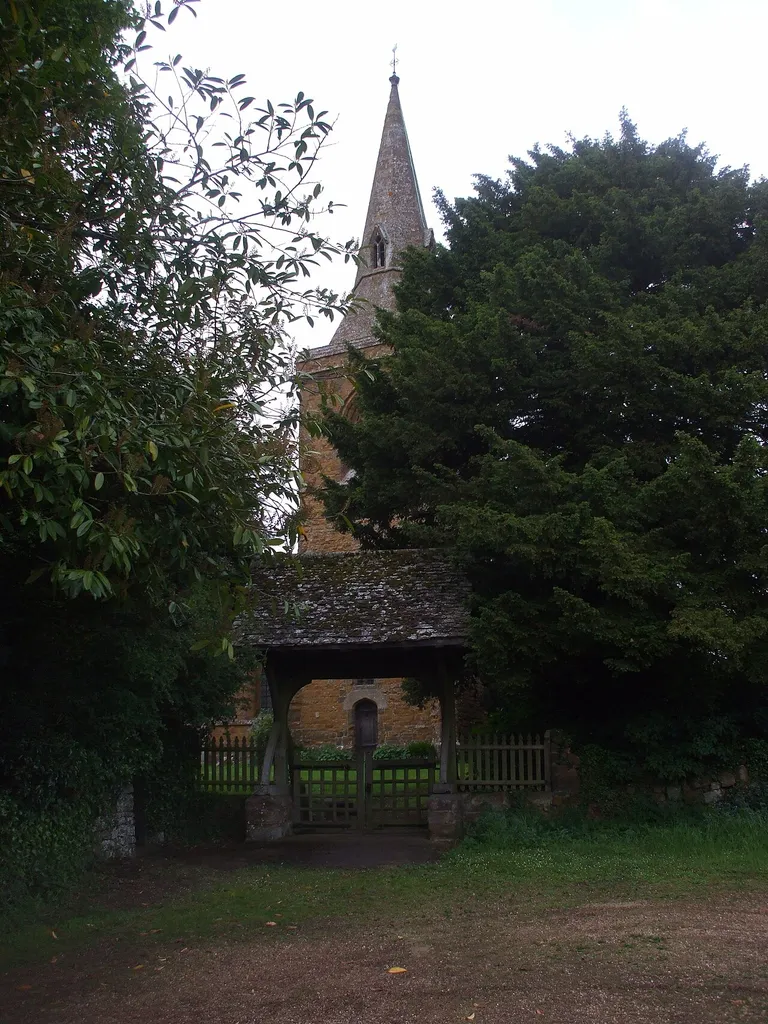 St Botolph's Church and lych-gate, Farnborough