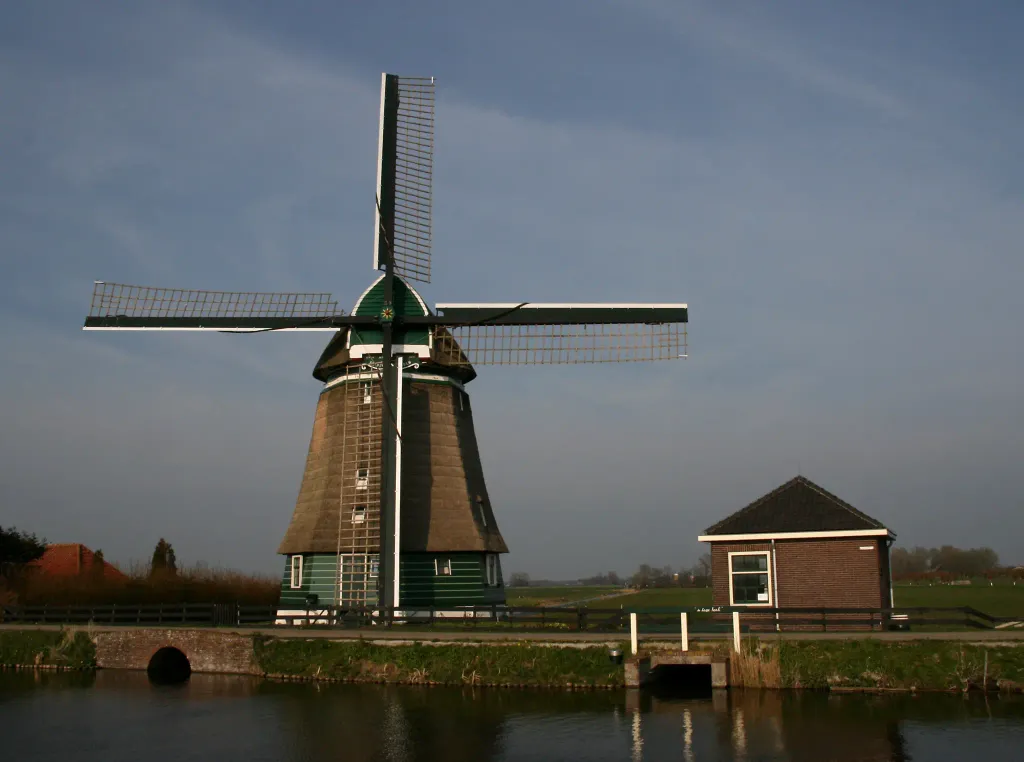 Hoogwoud: Molen "De Vier Winden" met gemaal