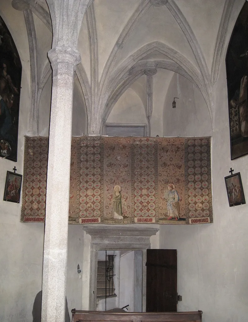 Gobelin an der Emporenbrüstung der Kapelle aus dem 15. Jahrhundert der Burg Clam in Klam im Bezirk Perg in Oberösterreich.