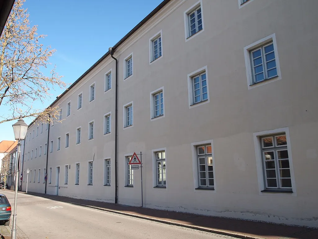 Schongau, Karmeliterstraße 8, Ehem. Karmeliten-Kloster, heute Altenheim