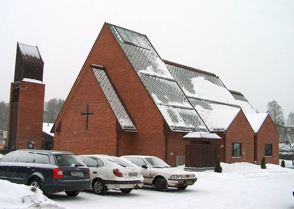 Ullerål kirke (Ullerål Church, Ringerike, Buskerud, Norway), northeast view Photo: T. Bjornstad, 2006-2-28