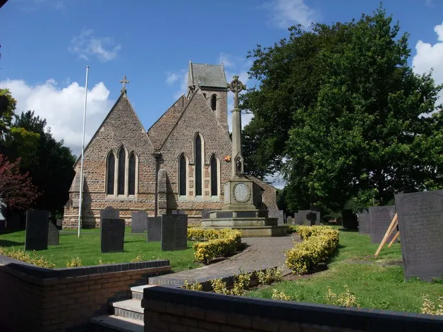 Church of St Mary, and War Memorial, Radcliffe on Trent A very detailed history of the church is at http://southwellchurches.nottingham.ac.uk/r01/hhistory.html