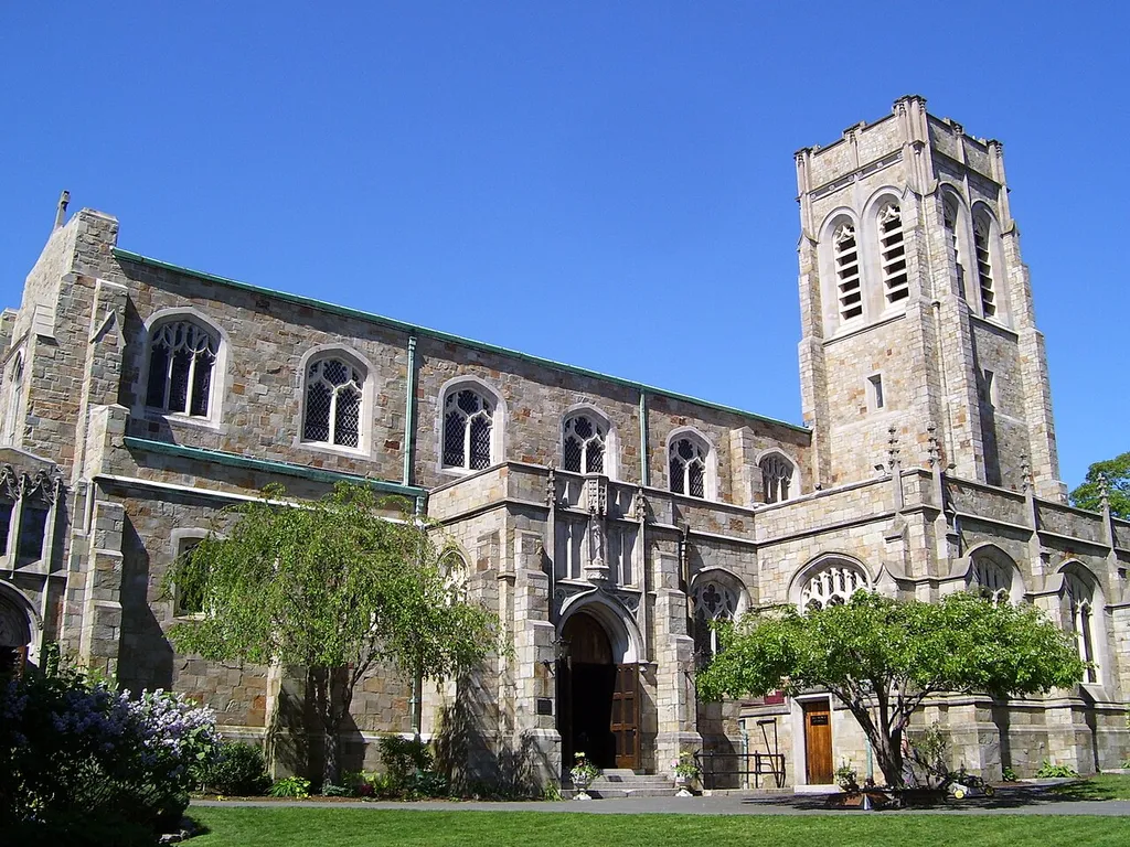 This is my 2008 photo of Emmanuel Church in Newport, RI.
