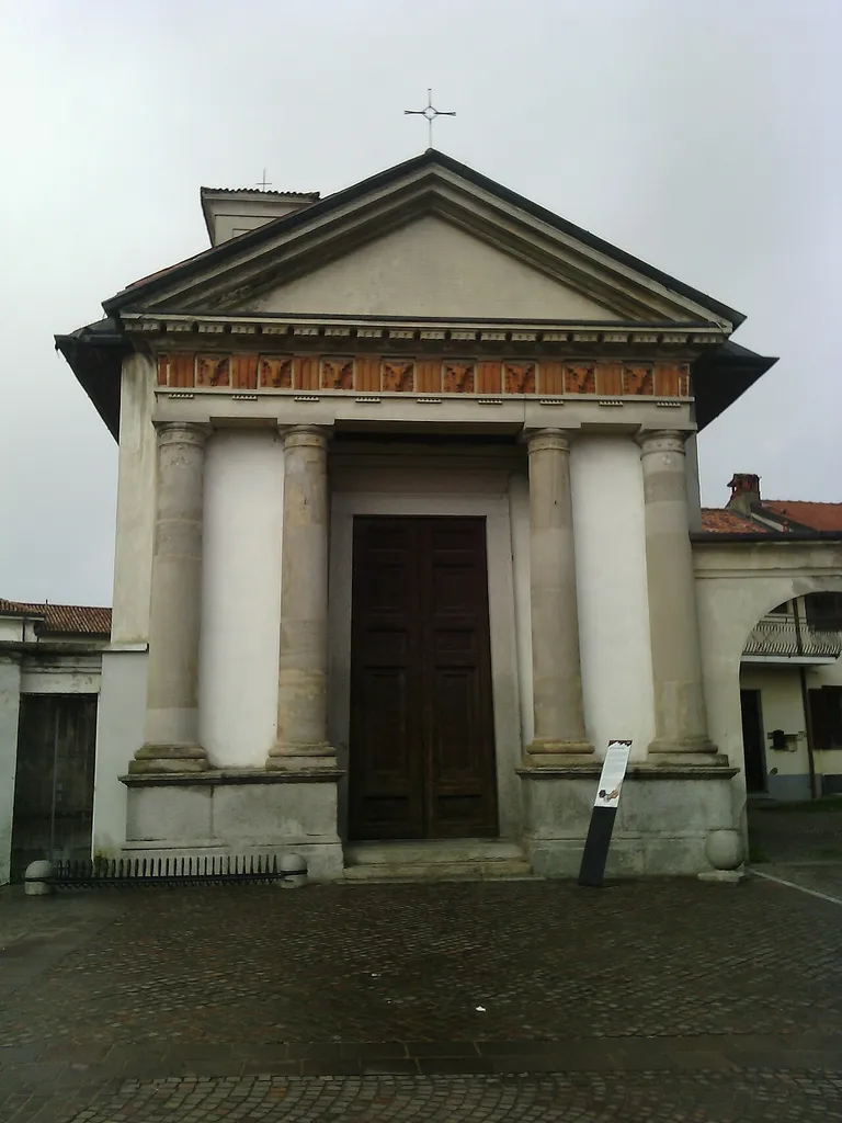 Chiesa parrocchiale di San Bartolomeo a Ossona (MI) - facciata