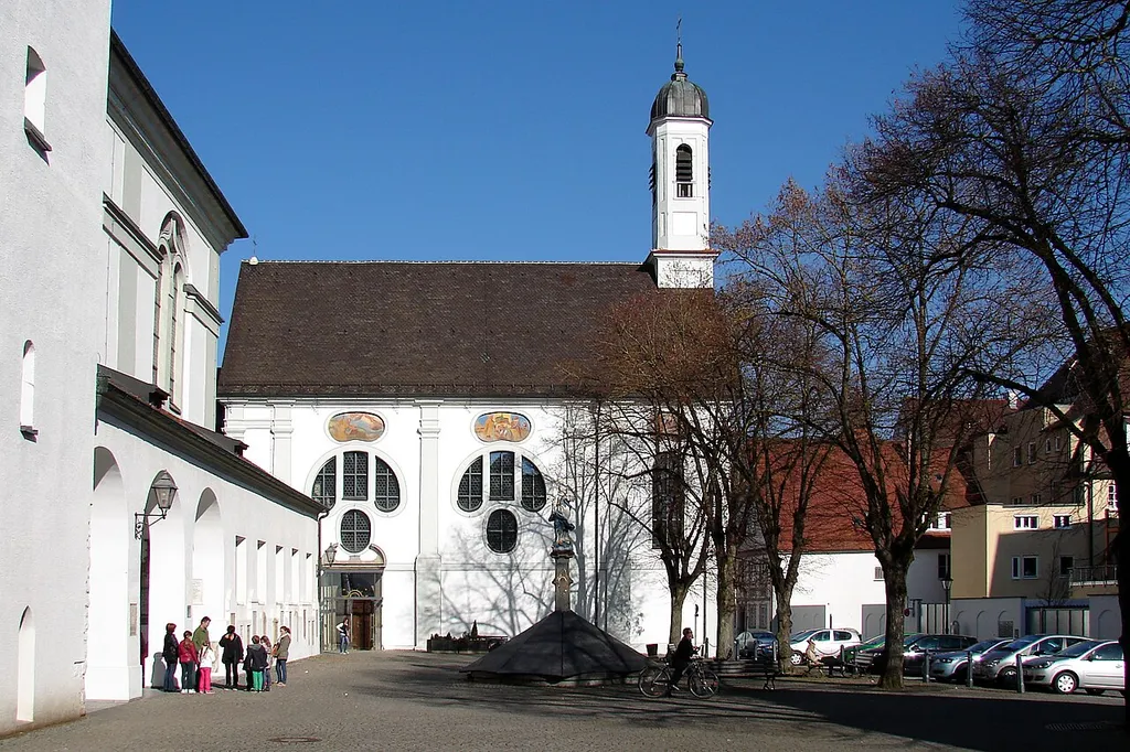 Die Klosterkirche Mariä Himmelfahrt ist die Kirche des Mutterhauses der Dillinger Franziskanerinnen in Dillingen an der Donau im bayerischen Regierungsbezirk Schwaben und gehört zur Diözese Augsburg. Sie wurde im 18. Jahrhundert nach Plänen von Johann Georg Fischer im Stil des frühen Rokoko gebaut.