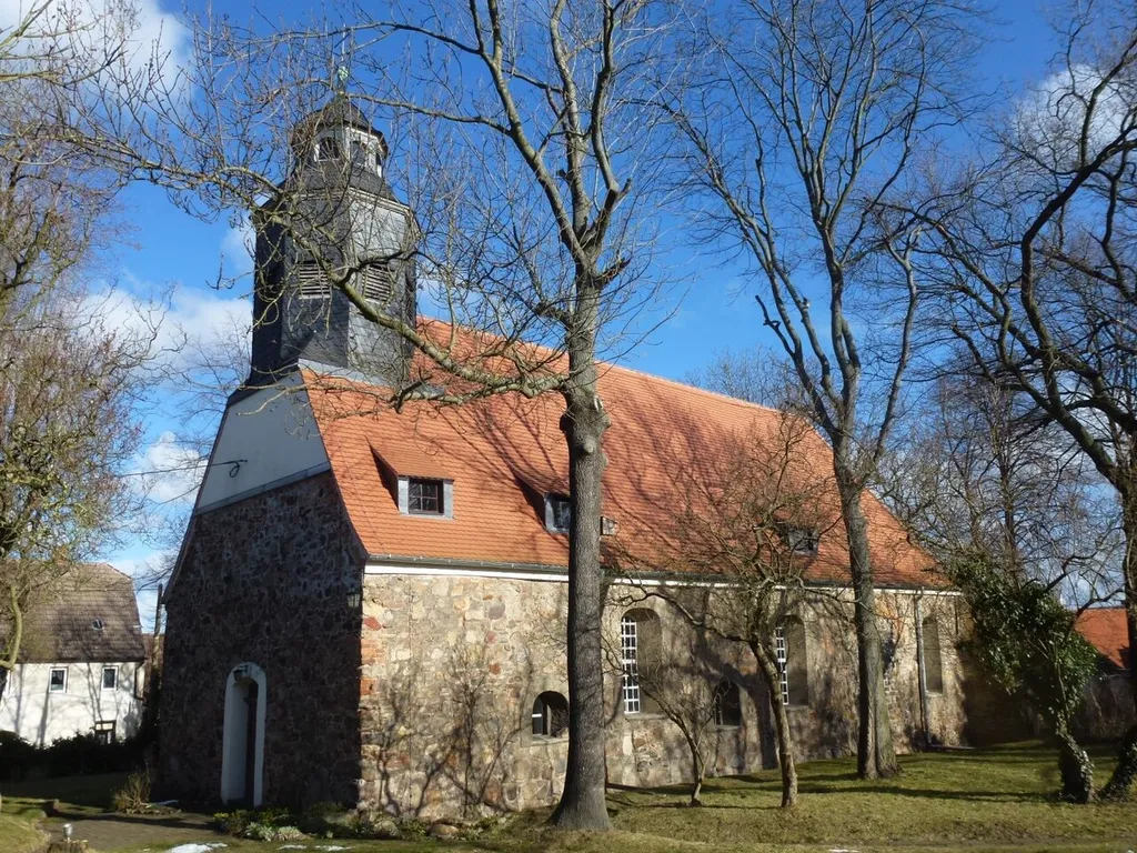 Romanische Wehrkirche in Holzweißig