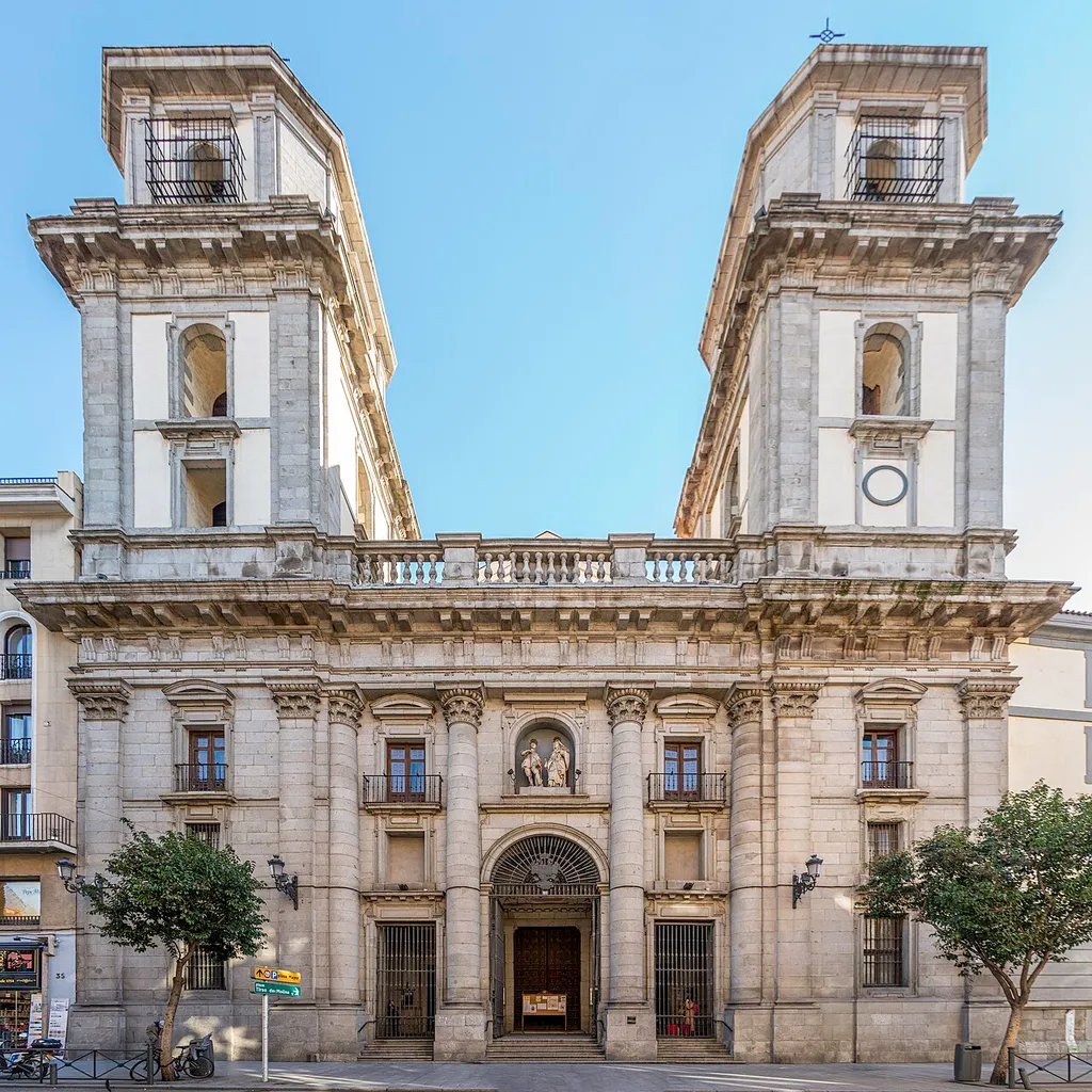 Main facade of the Colegiata de San Isidro 2022