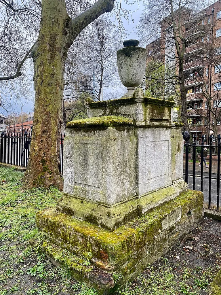 An unidentified tomb in the churchyard of St Pancras Old Church, April 2023 This is a photo of listed building number 1322052.