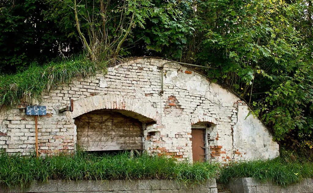This is a photograph of an architectural monument.It is on the list of cultural monuments of Bayern, no. D-1-83-129-175.
