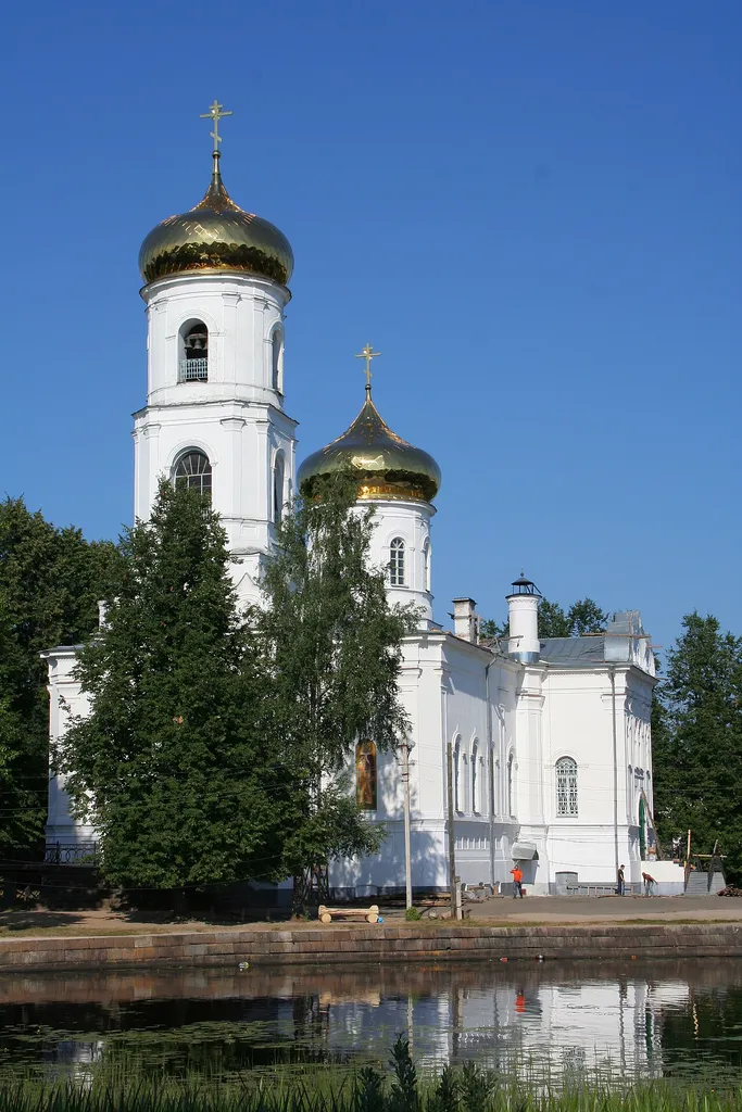 Ansichten der Stadt Wyschni Wolotschok (Oblast Twer, Russland). Epiphanien-Kathedrale.