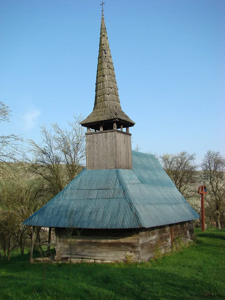 Biserica de lemn din Tioltiur, judeţul Cluj.