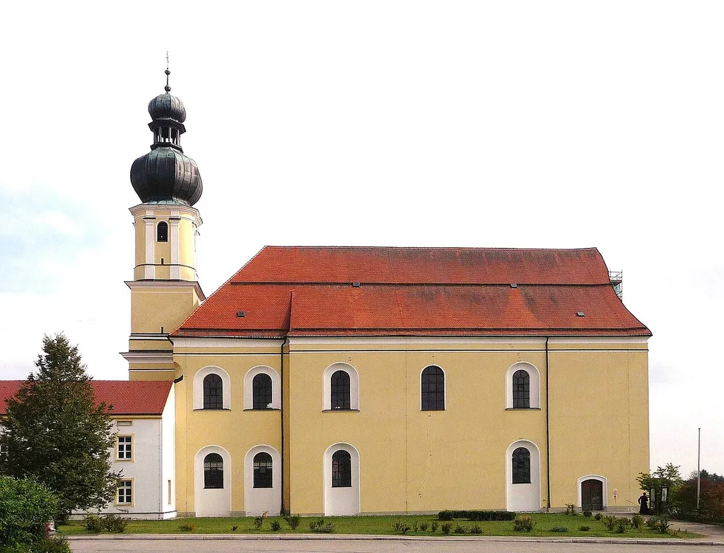 Die Wallfahrtskirche Maria Schnee in Aufhausen