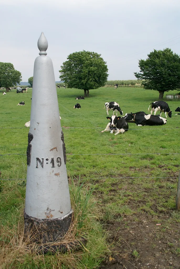 Belgium-Netherlands boundary stone no. 19