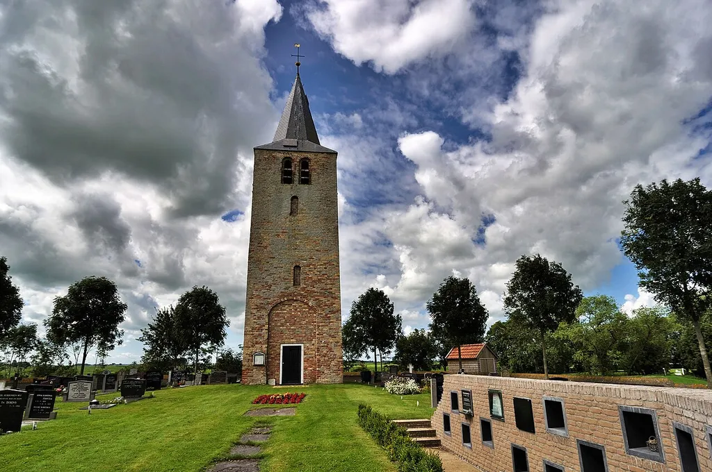 Dagje in friesland, dit kerkje in Tsjerkebuorren (Friesland) op de foto gezet. Ik reed er met de auto voorbij, en vond het bijzonder mooi