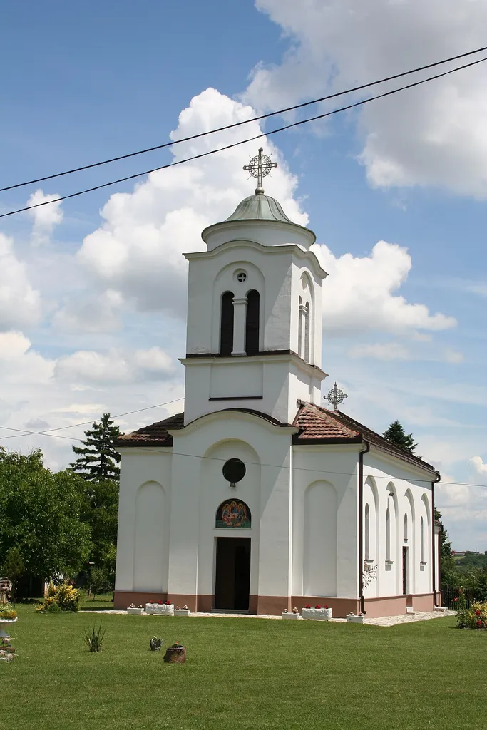Crkva Svete Trojice u selu Lojanice, opština Vladimirci