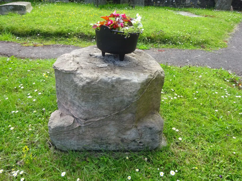 Wayside Cross, Longhope