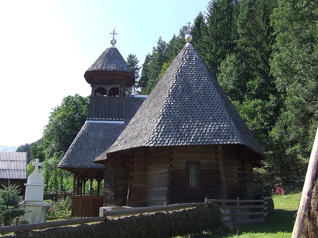 Biserica de lemn din Fărcaşa, judeţul Neamţ.