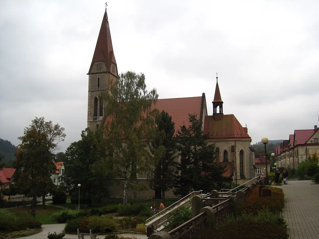 Velké Hamry - kostel sv. Václava z náměstí