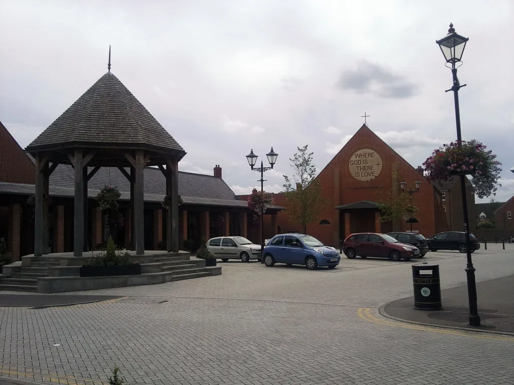 Fairford Leys Church - Hampden Square