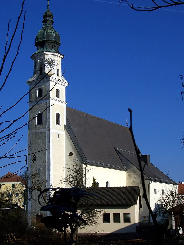 Katolika paroĥa preĝejo en St. Marienkirchen apud Schärding (Supra Aŭstrio)