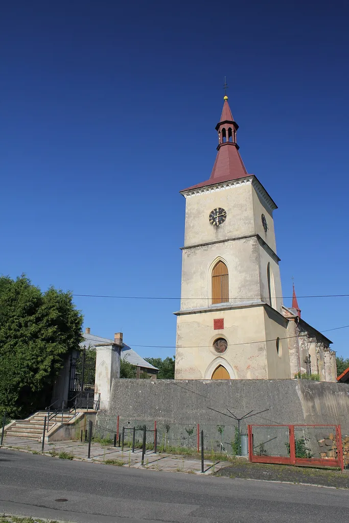 Kostel Nejsvětější Trojice, Loukov