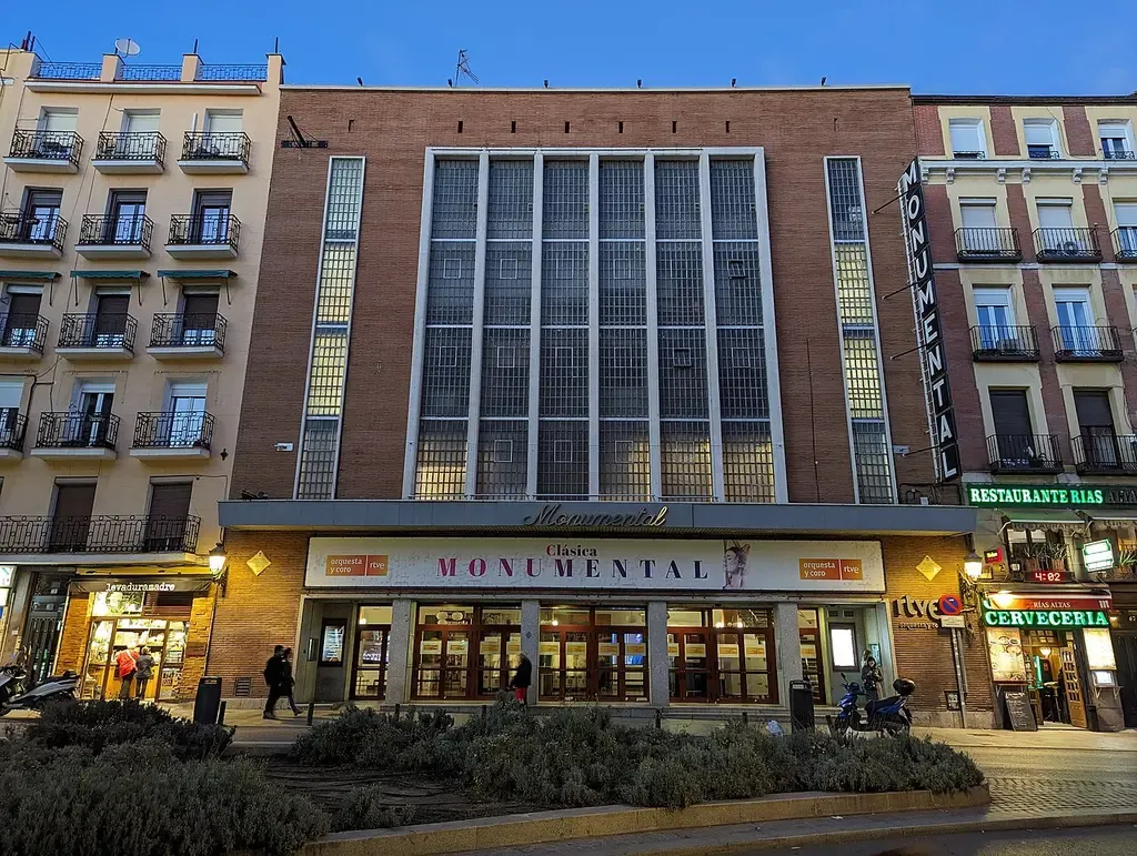 Cinema Monumental