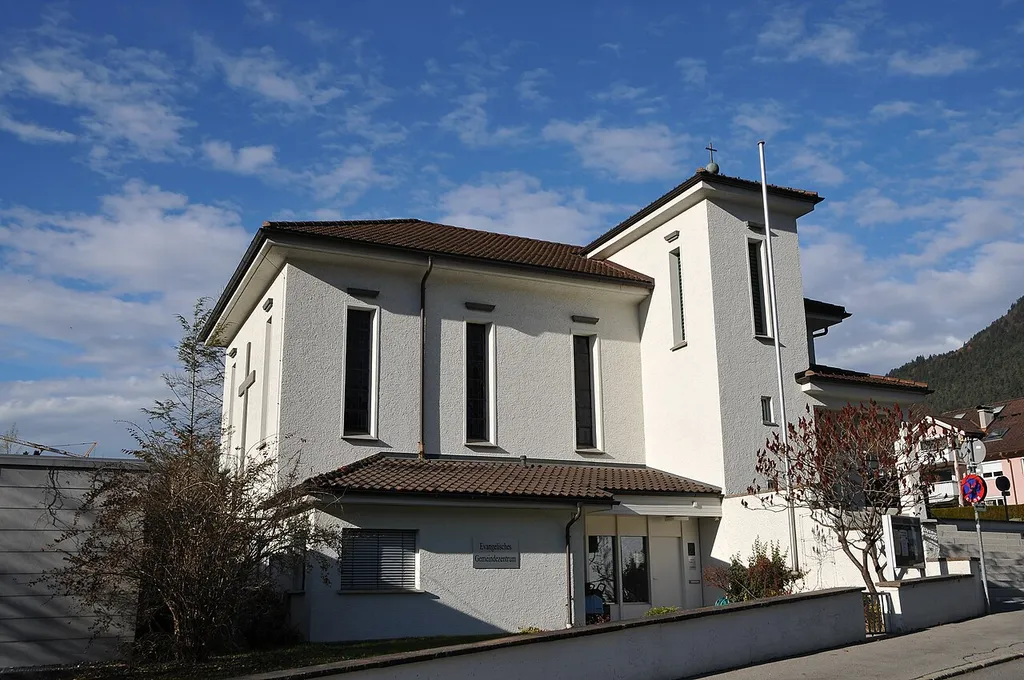 Die Kirche zum Guten Hirten ist eine evangelisch-reformierte Pfarrkirche in der Stadt Bludenz am Oberfeldweg 13. Die Kirche wurde von 1935 bis 1936 nach Plänen der Architekten Dehm und Nigg gebaut.