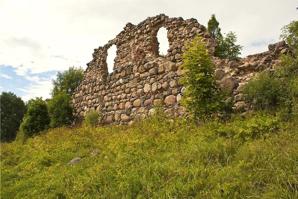 Vecpiebalga Castle ruins