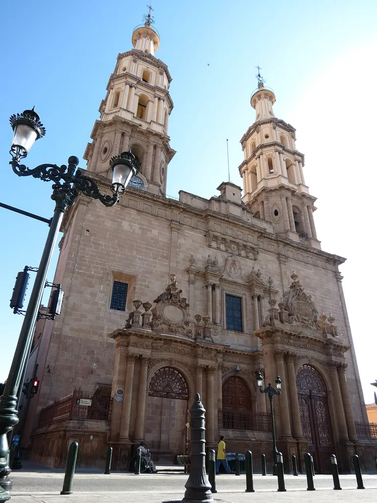 Template:Catedral-Basílica de Nuestra Madre Santísima de la Luz en León, Gto.
