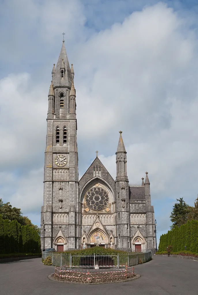 East façade of Sacred Heart Church in Roscommon.