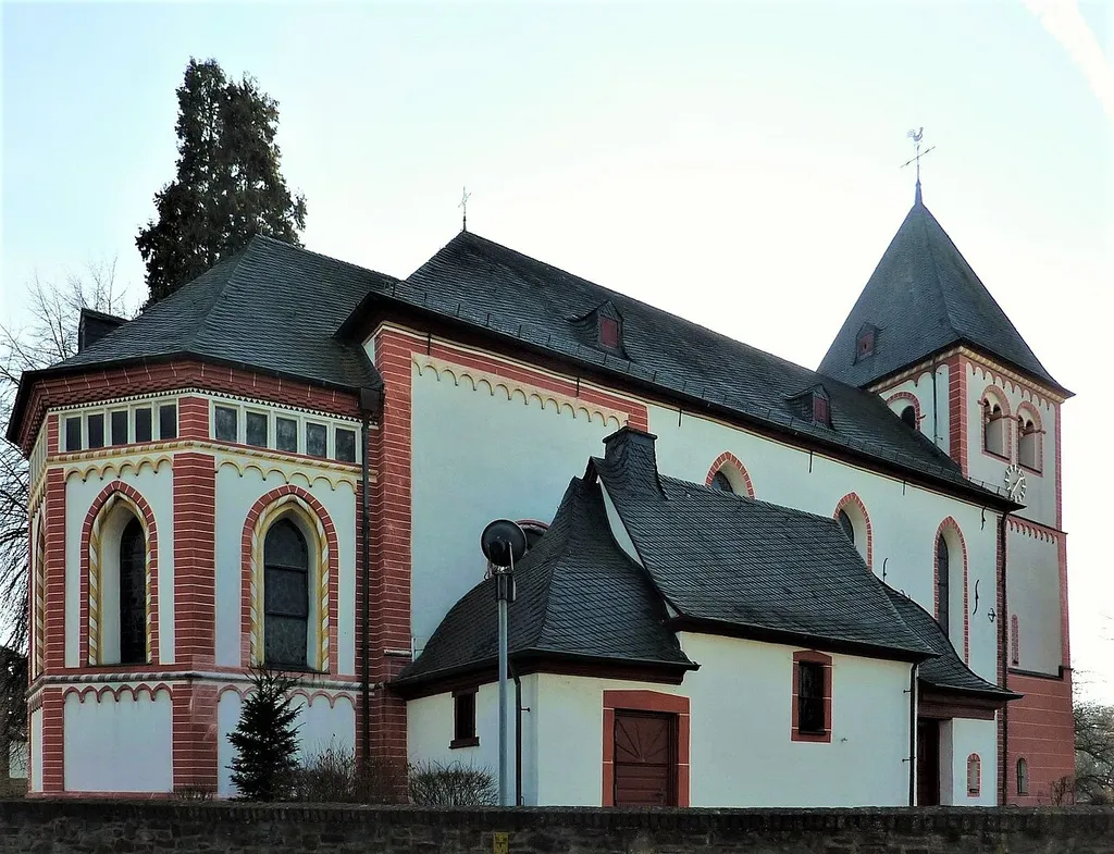 Katholische Pfarrkirche St. Peter, Lüftelberg