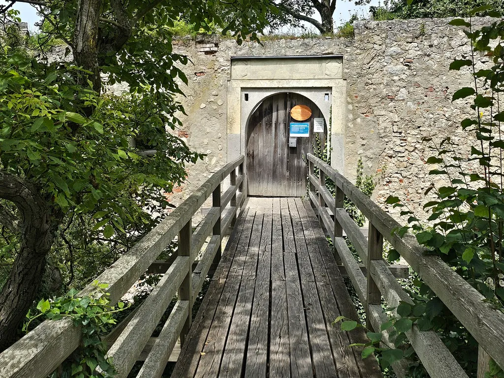 Burgtor In Randeck in Essing