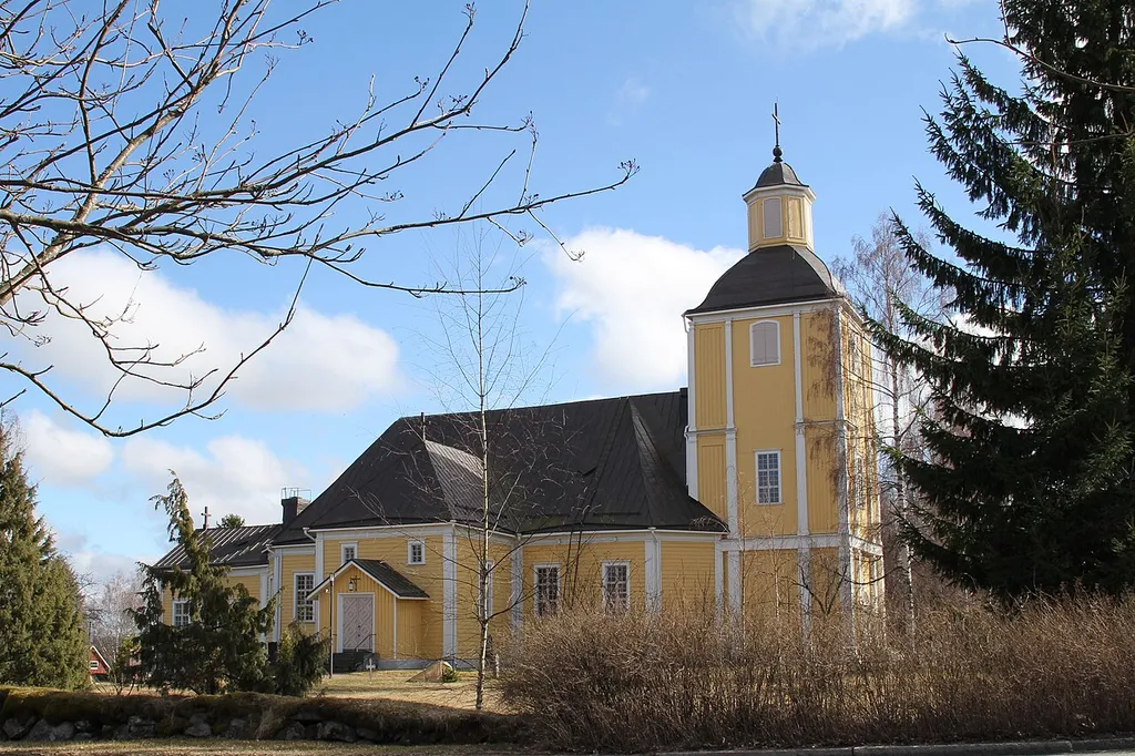 Hausjärvi Church in Hausjärvi, Finland. Built by Martti Tolpo, completed in 1789. Photo taken from north.
