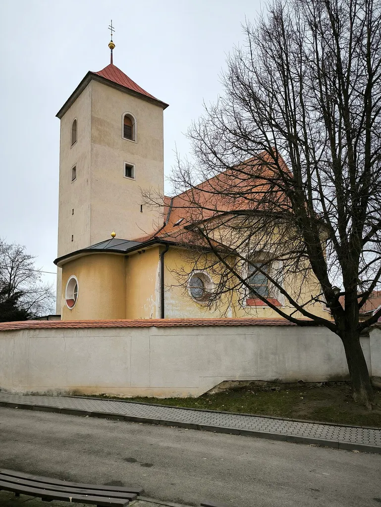 Lažánky (okres Brno-venkov) - kostel Nejsvětější Trojice