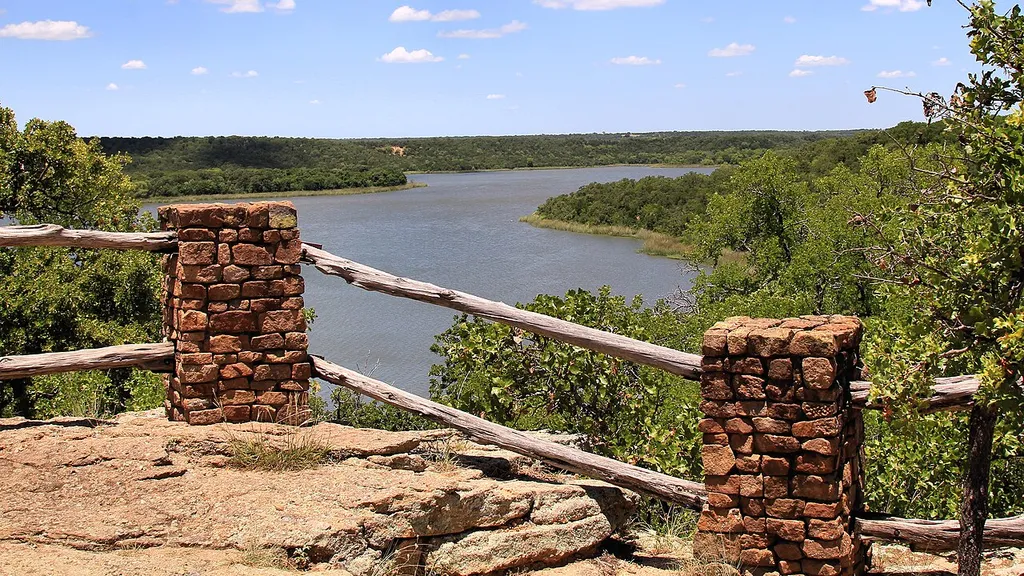 Lake Mineral Wells State Park & Trailway