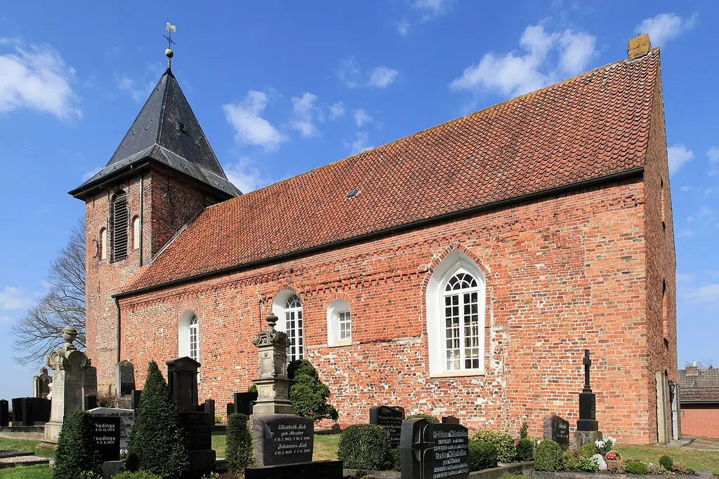 Reformierter Friedhof und Reformierte Kirche, Karkhörn in Nüttermoor, Leer (Ostfriesland)