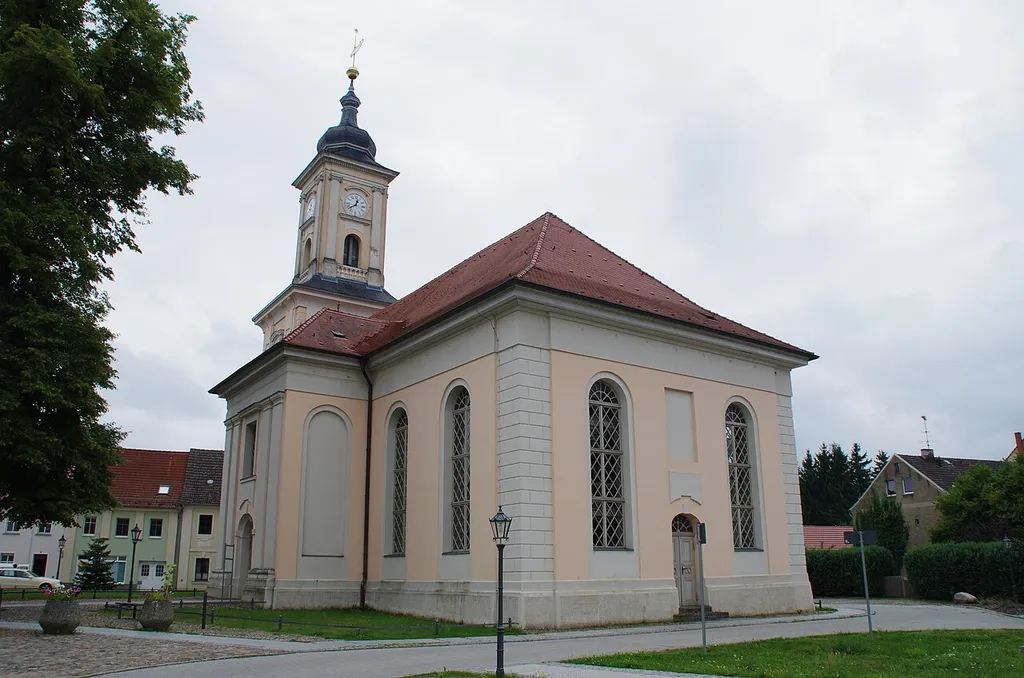 Lindow (Mark) in Brandenburg. Die Pfarrkirche in der Straße des Friedens steht unter Denkmalschutz.