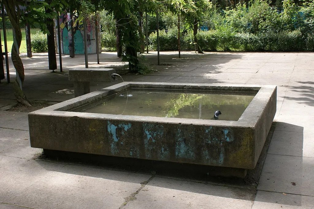 fountain playground Goumoënsmatte