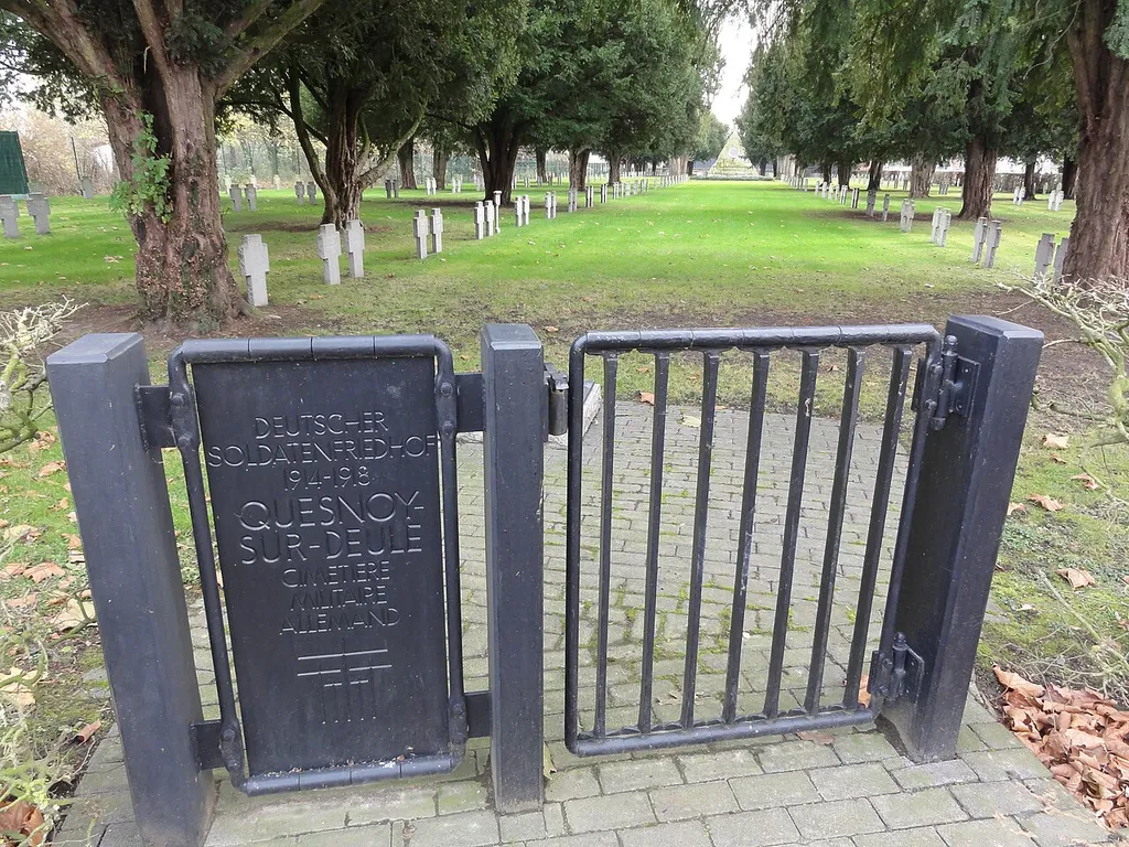 Quesnoy-sur-Deûle German military cemetery