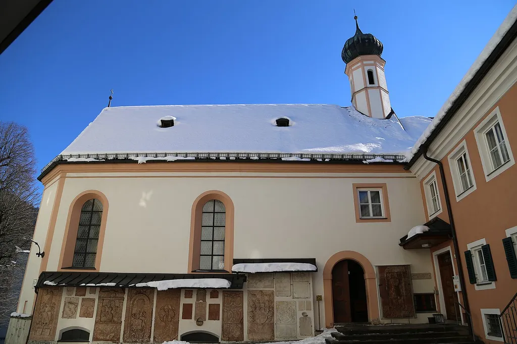 Dreifaltigkeitskirche, Kufstein. This media shows the protected monument with ObjektID 123519 in Austria. (Commons, de, Wikidata)