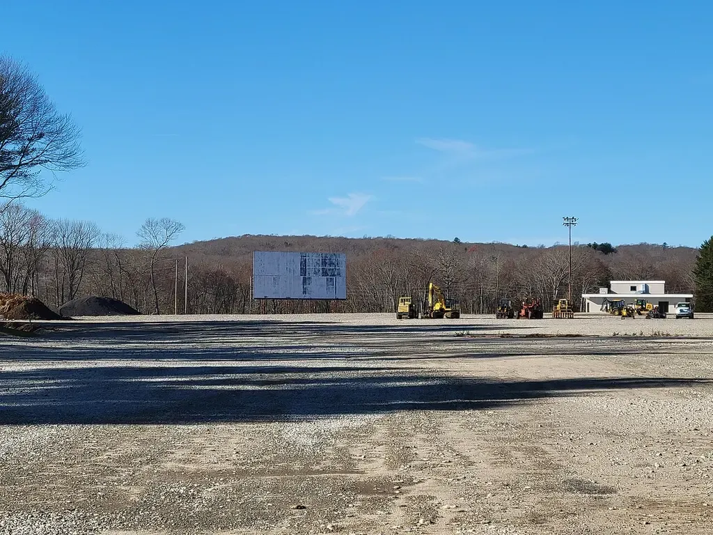 Norwich-New London Twin Drive-In