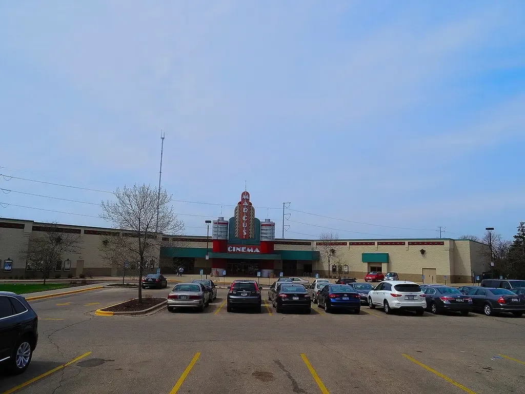 Marcus Point UltraScreen Cinemas