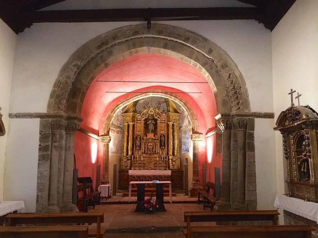Iglesia de San Juan de Riomera en Santibáñez de la fuente