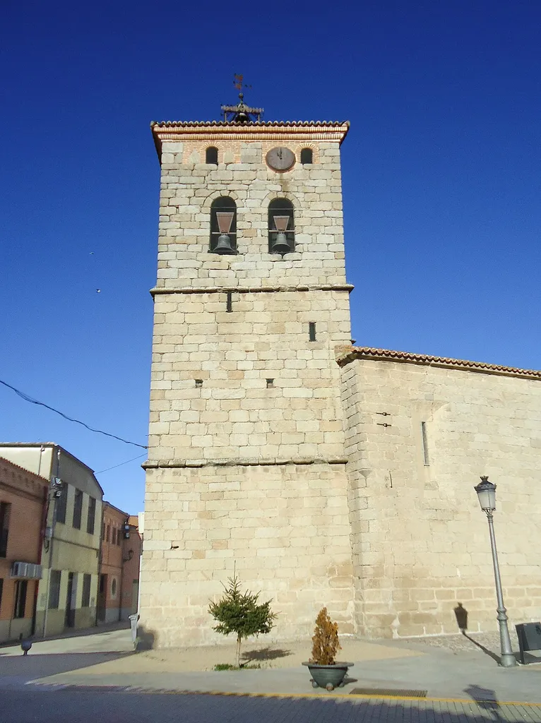 Iglesia parroquial de Nuestra Señora del Castillo, torre-atalaya. Construida probablemente en el siglo XII.