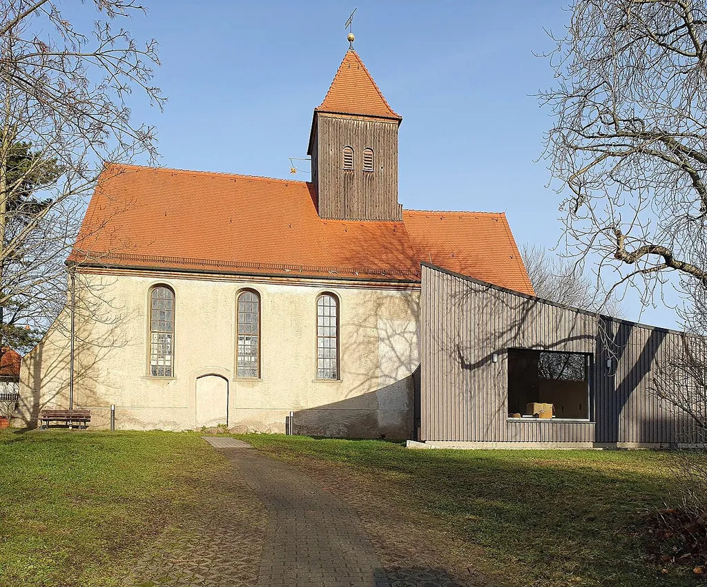 Dorfkirche Zuckelhausen - Ansicht von Süden mit neuer (2021) Sakristei