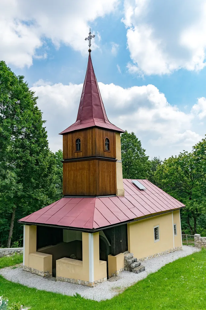 This media shows a cultural heritage object of Slovenia with EŠD: 1736